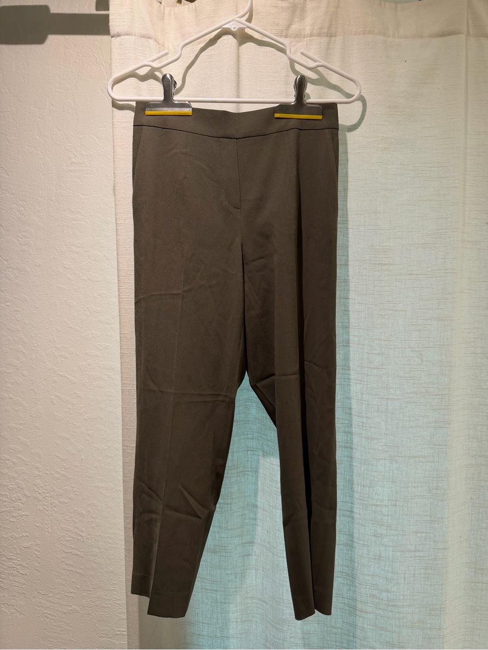 Aritzia Babaton Conan Cropped Trousers (Size 4)